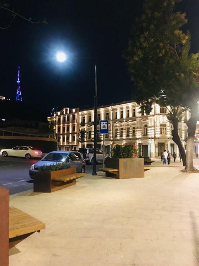 Beautiful Apartment On Atoneli 第比利斯 外观 照片